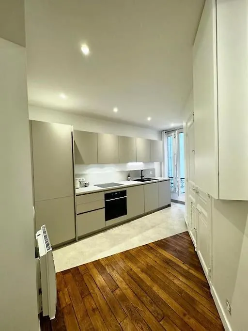 Elegant & Bright Close To Canal Saint-Martin Parijs