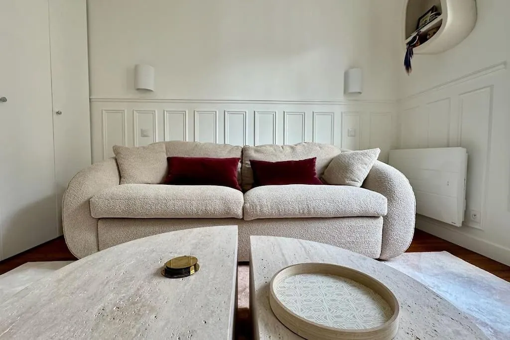 Elegant & Bright Close To Canal Saint-Martin Parijs Frankrijk
