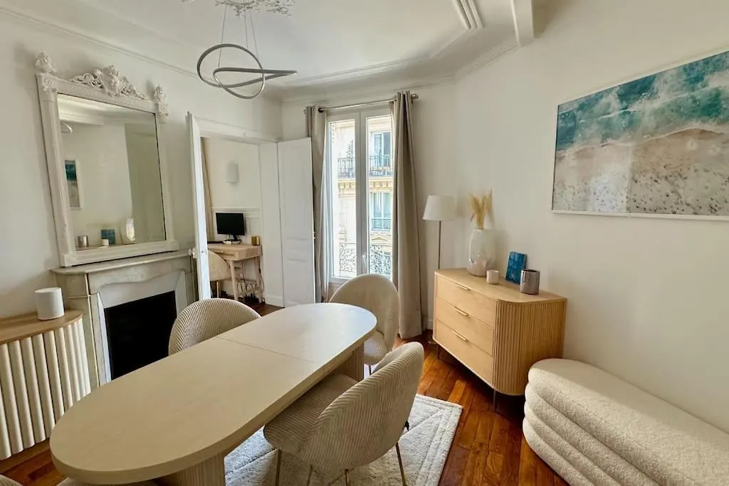 Elegant & Bright Close To Canal Saint-Martin Parijs